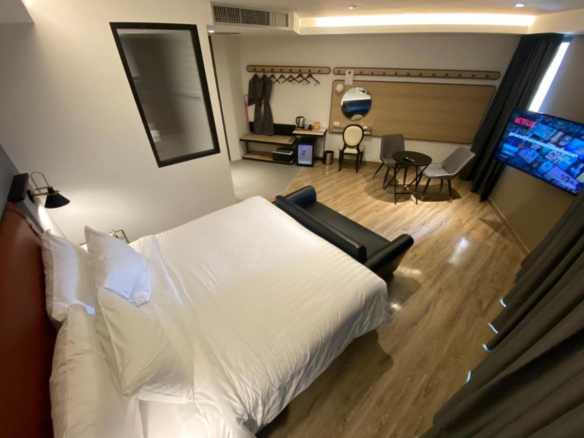 Hotel Scarlett Ban ba Ngan Bagian luar foto