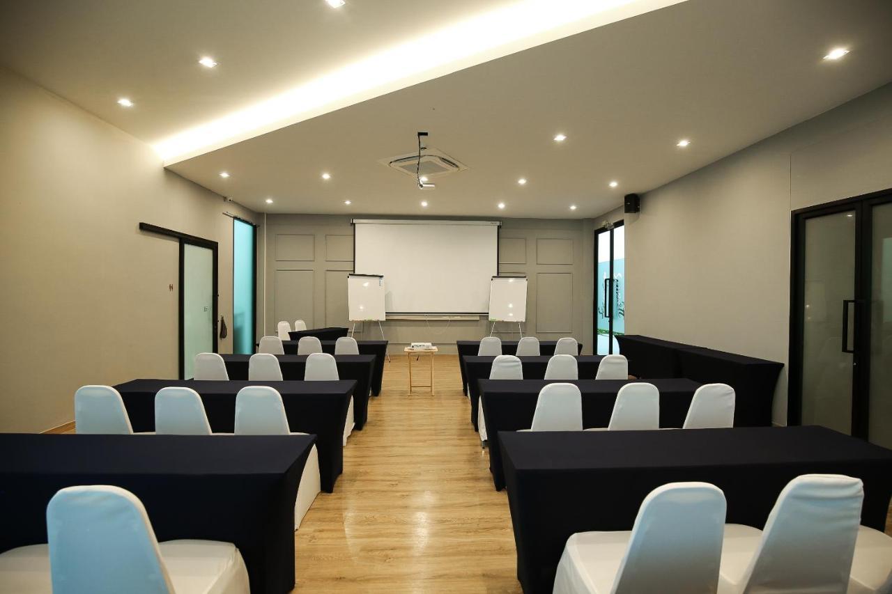 Hotel Scarlett Ban ba Ngan Bagian luar foto