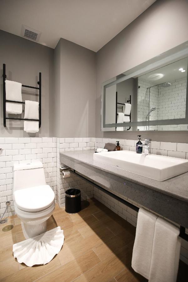 Hotel Scarlett Ban ba Ngan Bagian luar foto