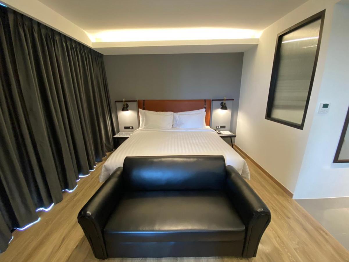 Hotel Scarlett Ban ba Ngan Bagian luar foto
