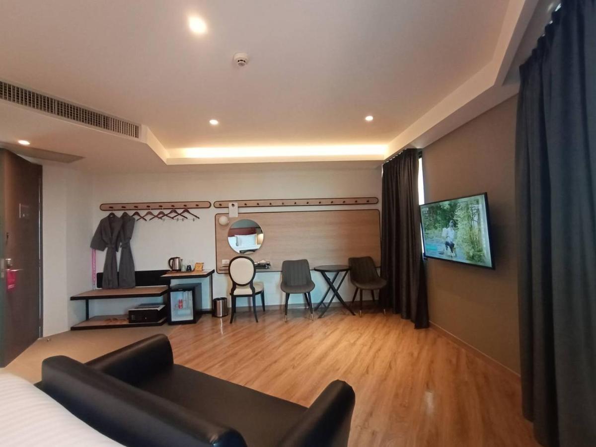 Hotel Scarlett Ban ba Ngan Bagian luar foto