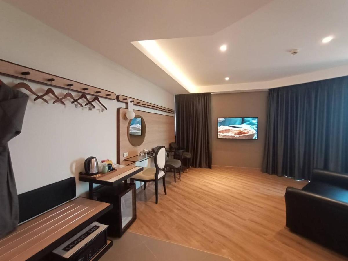 Hotel Scarlett Ban ba Ngan Bagian luar foto